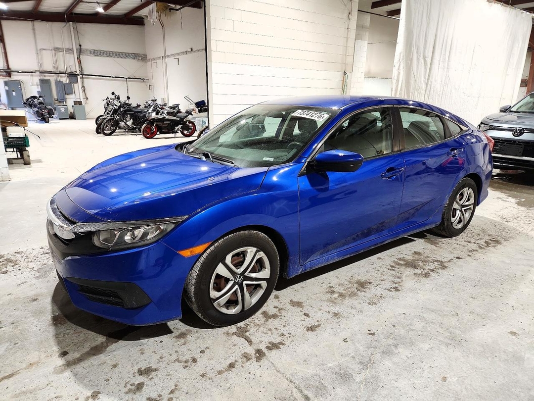 Vue de 2018 HONDA CIVIC LX, angle 1