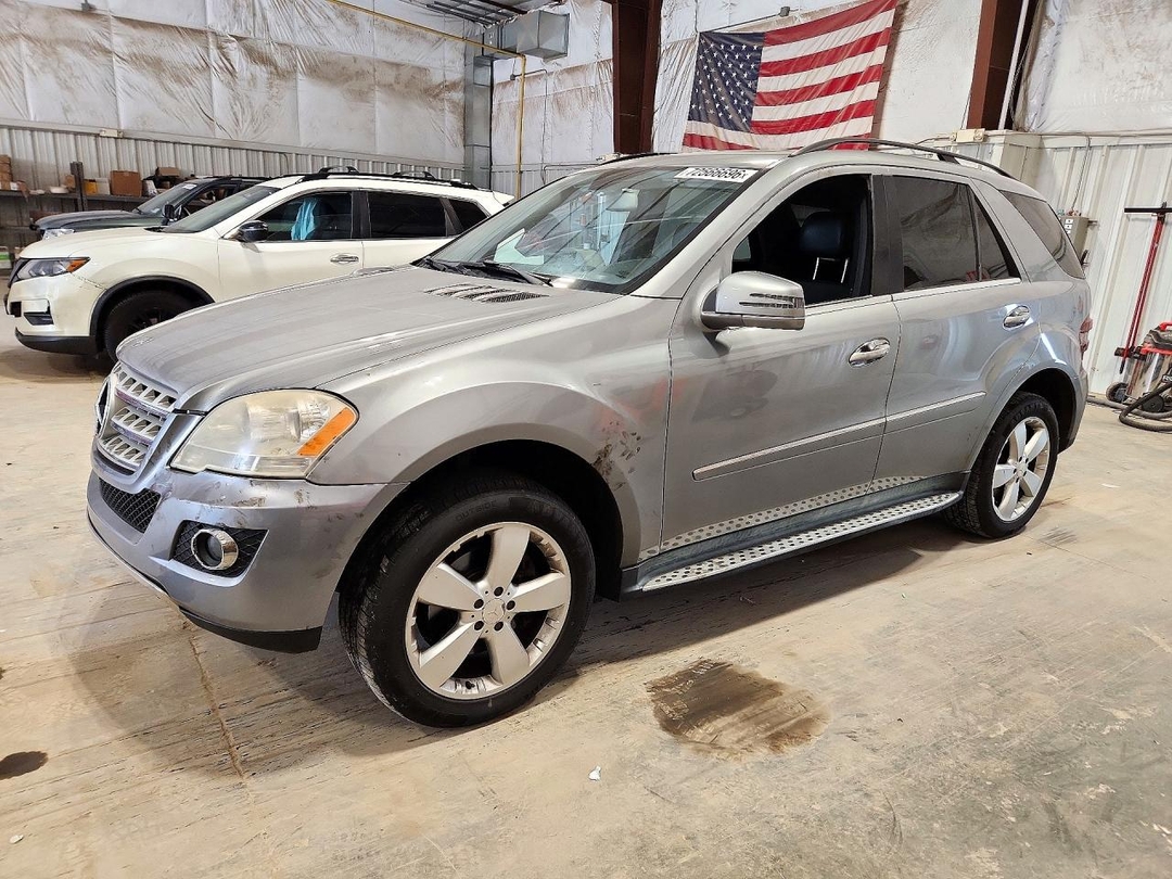 منظر 2011 MERCEDES-BENZ ML 350 4MATIC، زاوية 1
