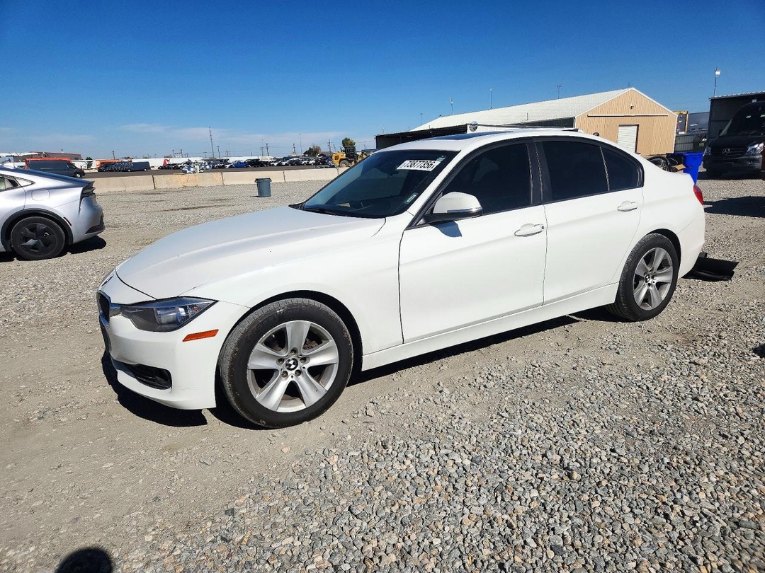 Вид 2015 BMW 320 I XDRIVE, угол 1