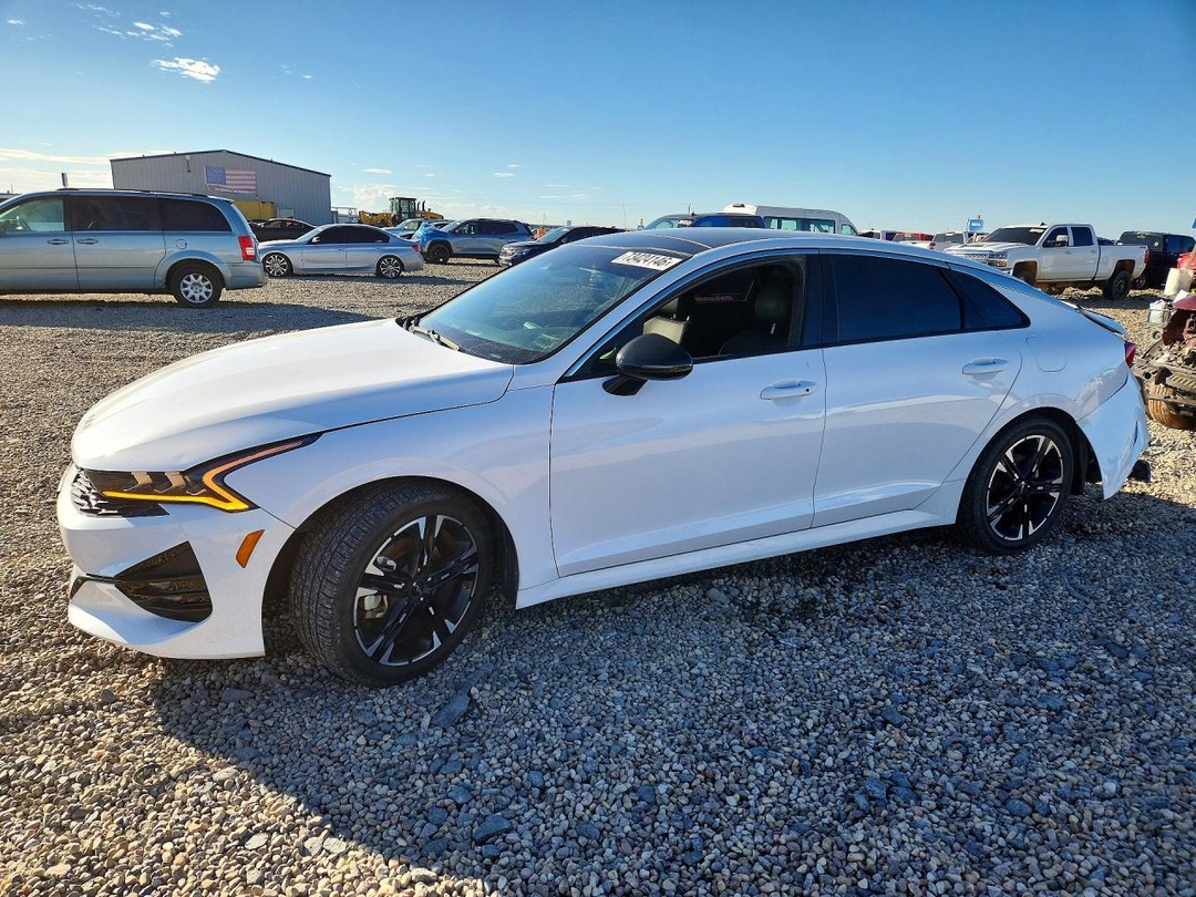 Vue de 2023 KIA K5 GT LINE, angle 1
