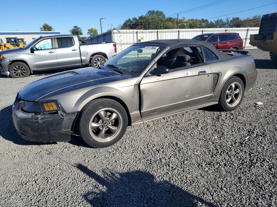 Вид 2001 FORD MUSTANG, угол 1