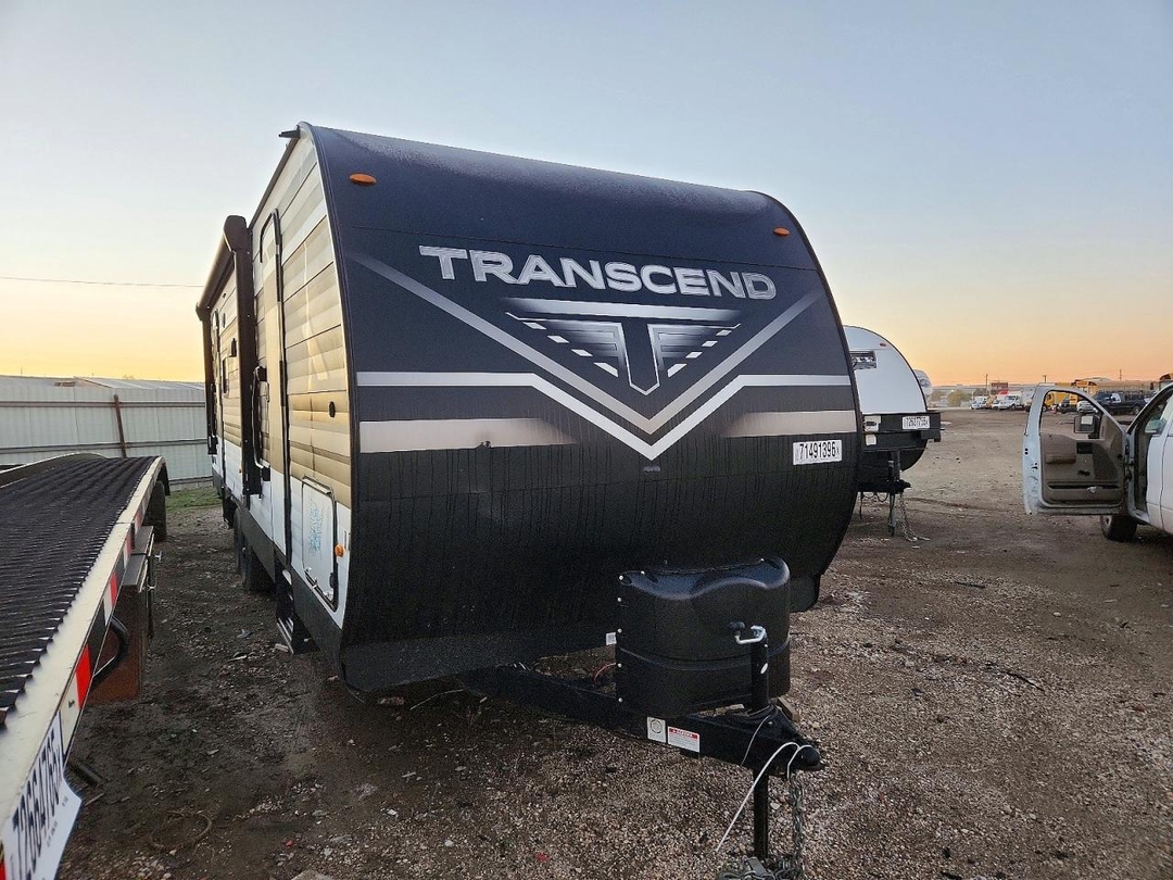 Vista de 2017 HEARTLAND TRAIL RUNNER CAMPER, ángulo 1