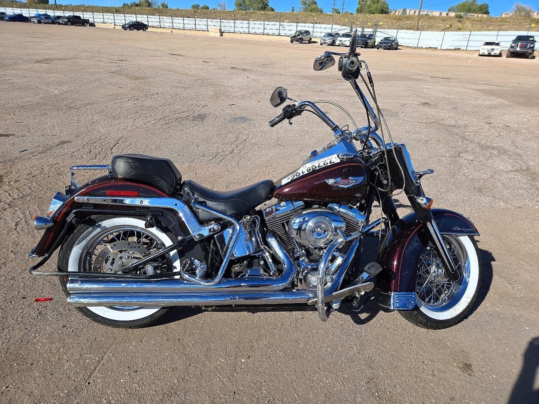 منظر 2011 HARLEY-DAVIDSON FLSTN، زاوية 1