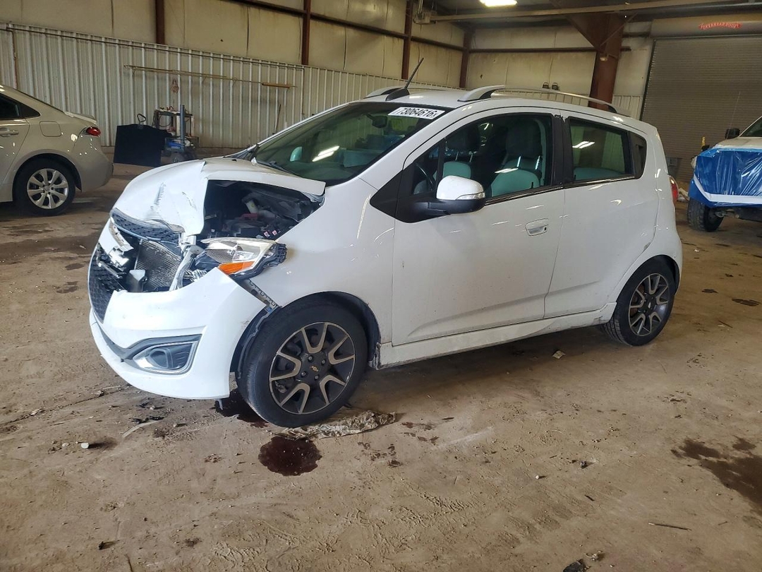 Vista de 2015 CHEVROLET SPARK 2LT, ángulo 1
