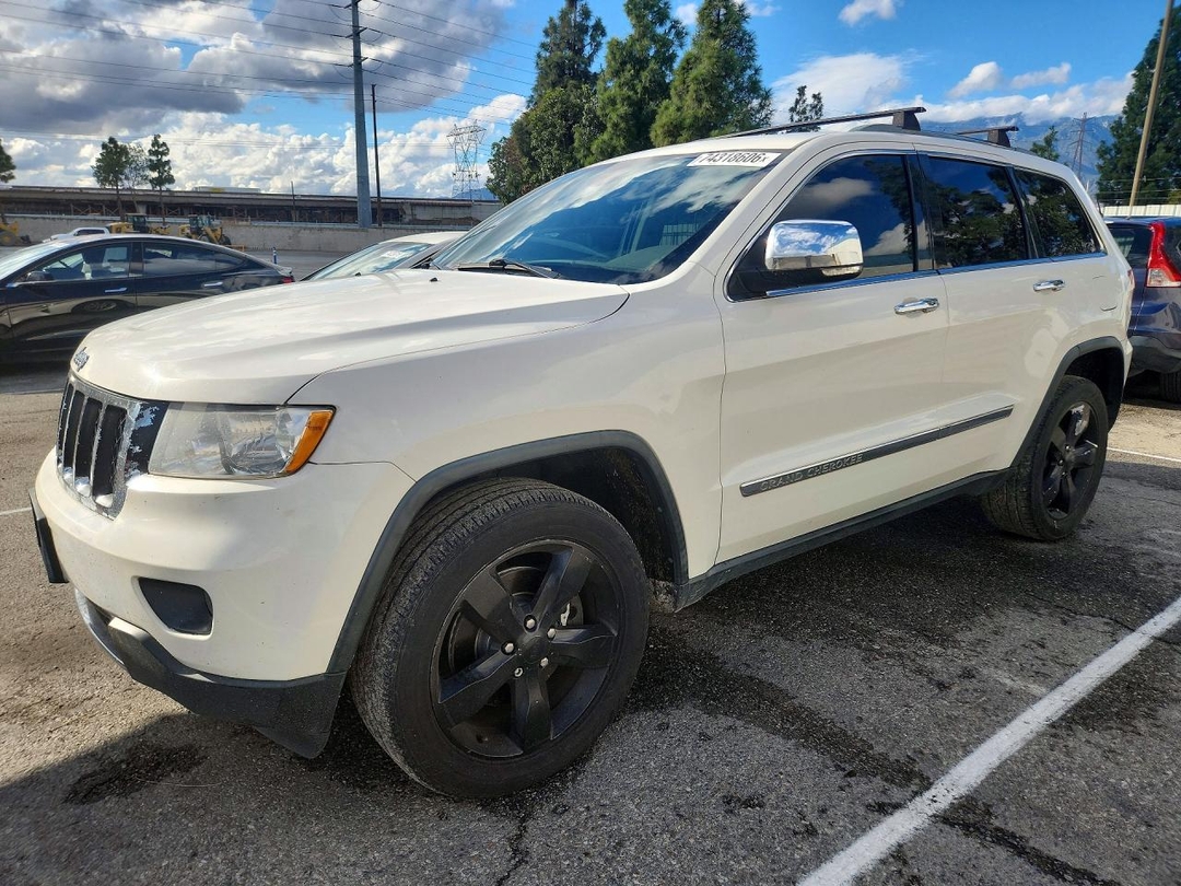 منظر 2012 JEEP GRAND CHEROKEE OVERLAND، زاوية 1
