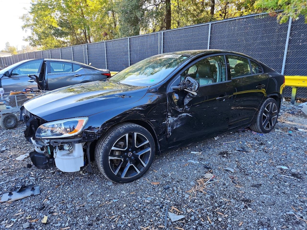 Vedere 2017 VOLVO S60 DYNAMIC, unghi 1
