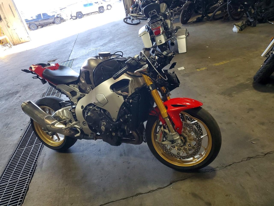 Вид 2017 HONDA CBR1000 SP, угол 1