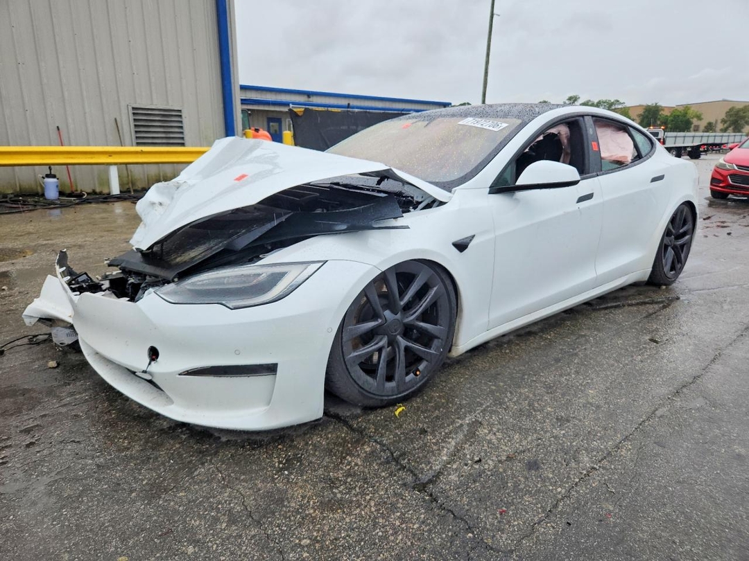 Vue de 2021 TESLA MODEL S, angle 1