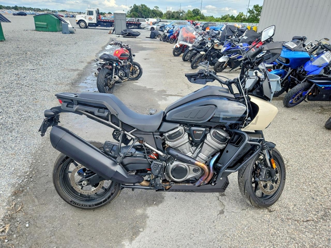 Vue de 2023 HARLEY-DAVIDSON RA1250, angle 1