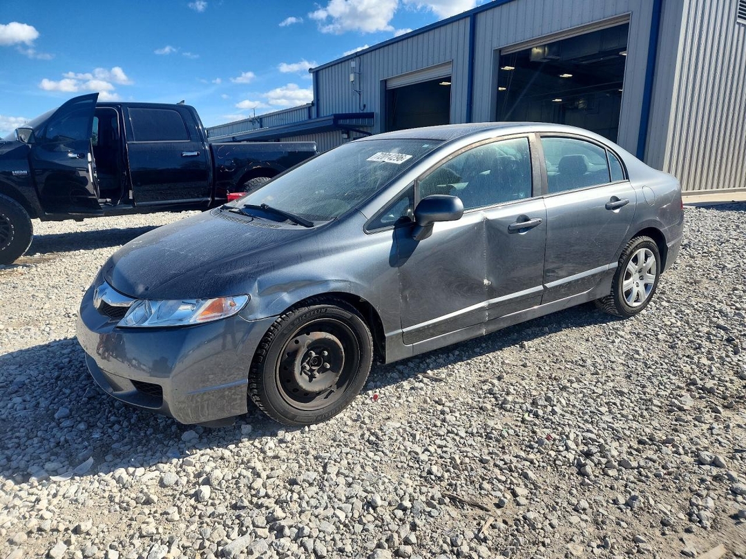 Vue de 2010 HONDA CIVIC LX, angle 1