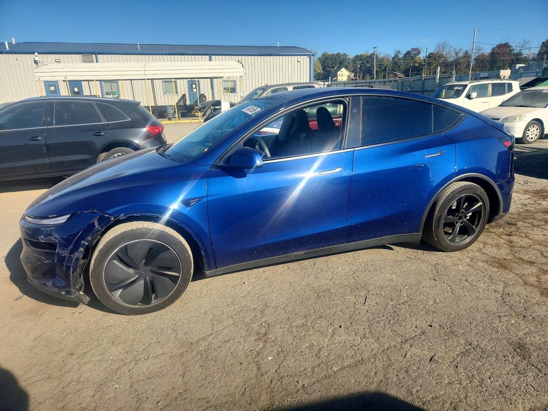 Vista de 2026 TESLA MODEL Y, ángulo 1