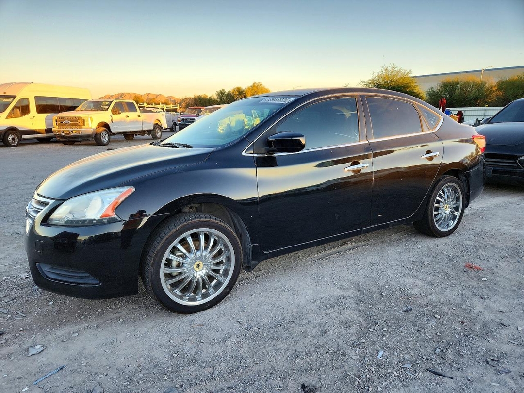 Vue de 2015 NISSAN SENTRA S, angle 1