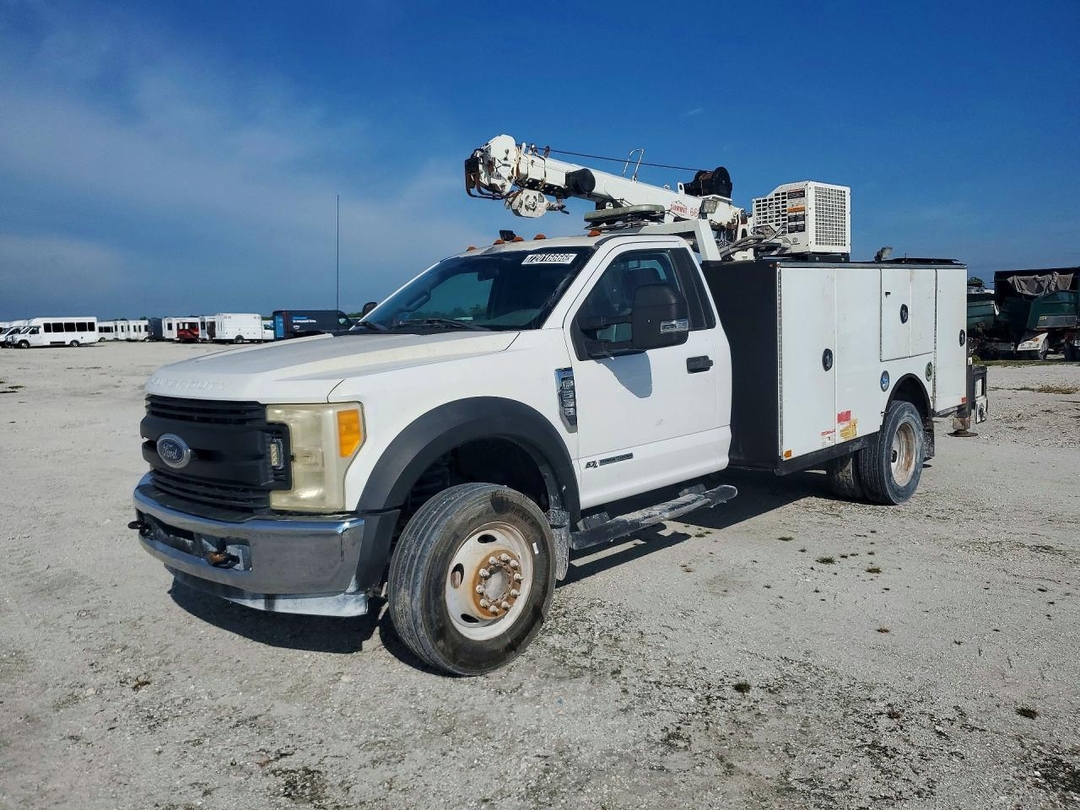 منظر 2017 FORD F550 SUPER DUTY UTILITY / SERVICE TRUCK، زاوية 1