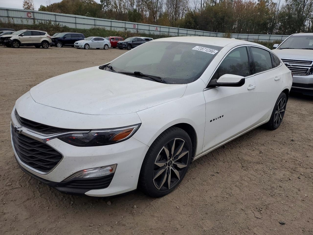 Vue de 2020 CHEVROLET MALIBU RS, angle 1