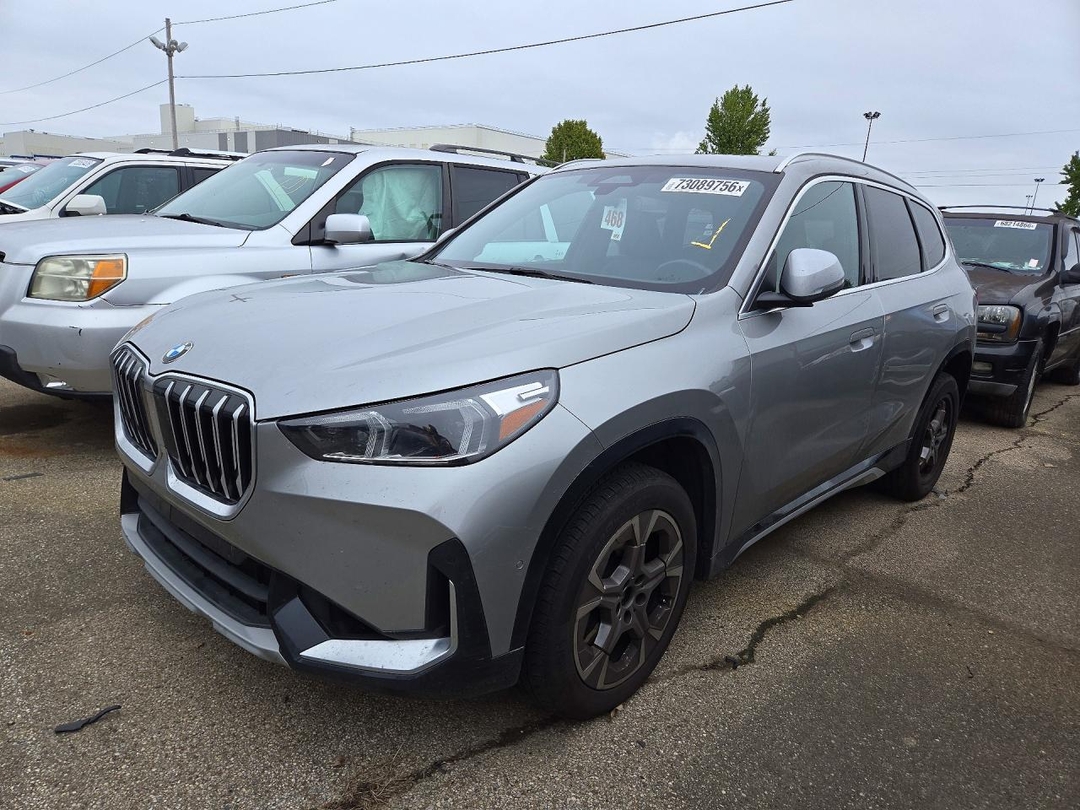 منظر 2024 BMW X1 XDRIVE28I، زاوية 1