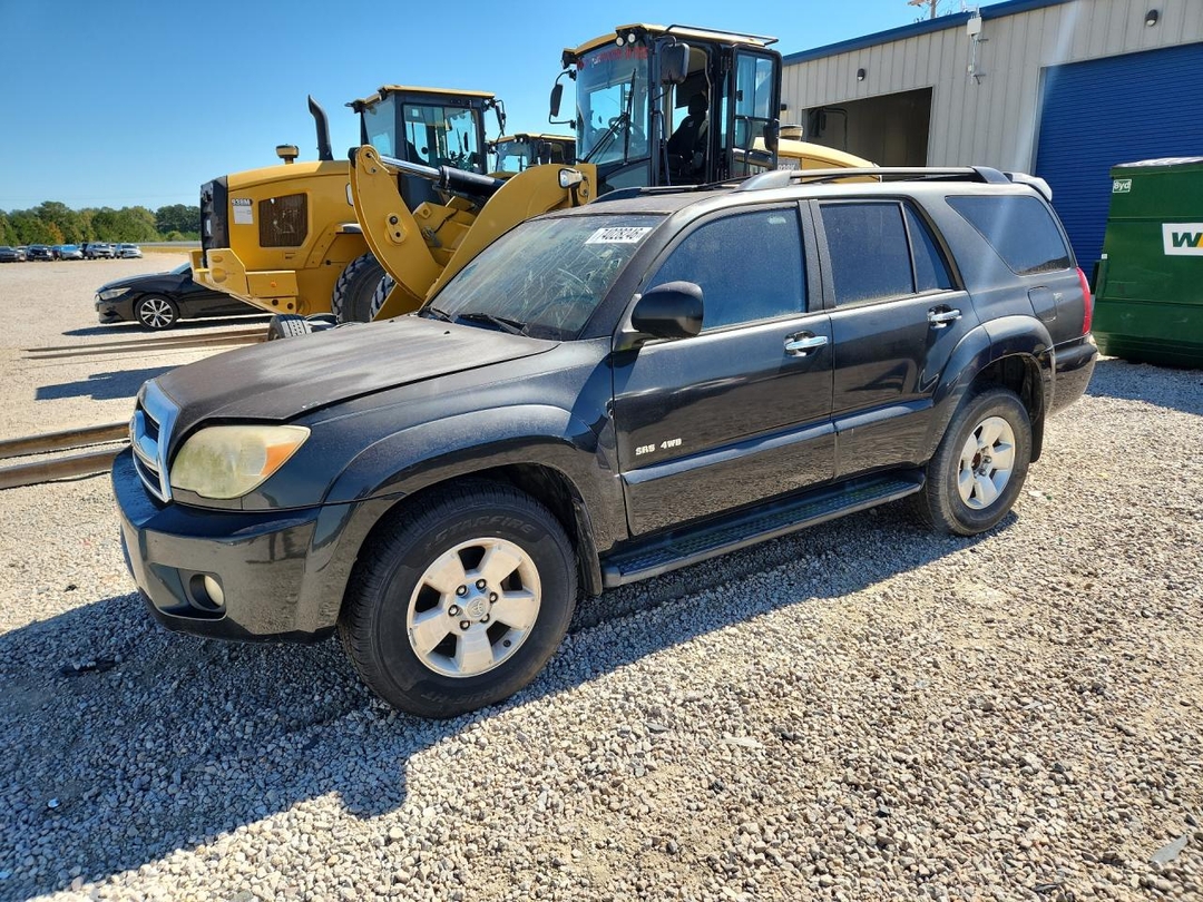 Vue de 2006 TOYOTA 4RUNNER SR5, angle 1