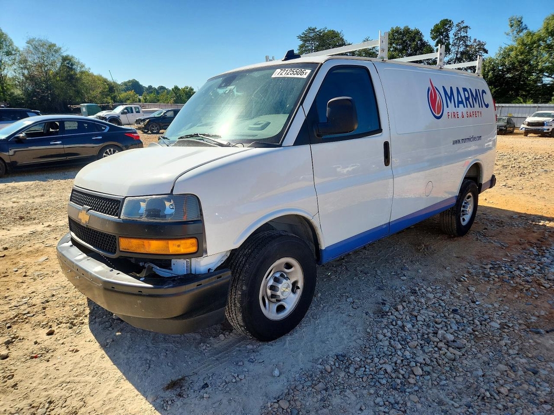 Vue de 2025 CHEVROLET EXPRESS G2500 DELIVERY VAN, angle 1