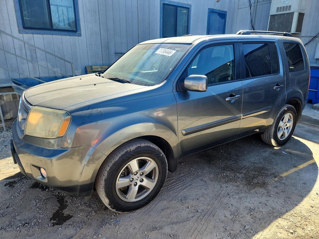 Vista de 2010 HONDA PILOT EX, ángulo 1