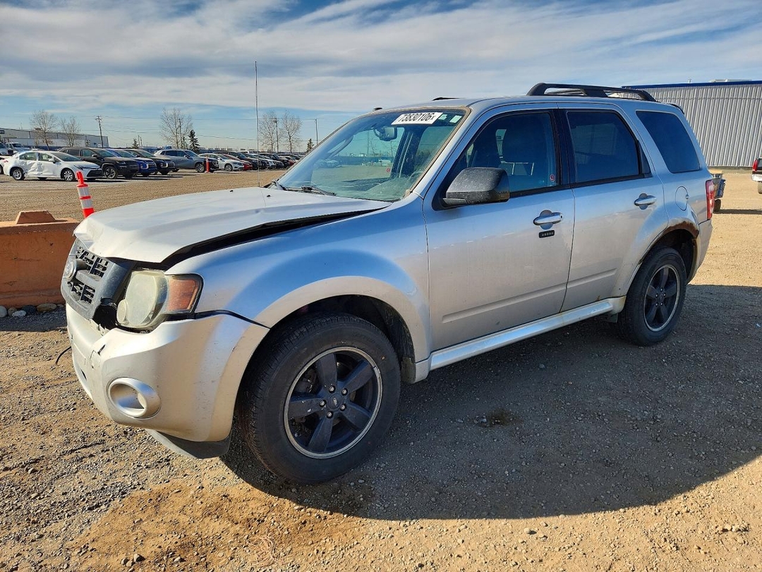Vue de 2010 FORD ESCAPE XLT, angle 1