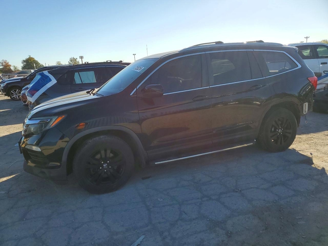 Vue de 2017 HONDA PILOT EXLN, angle 1
