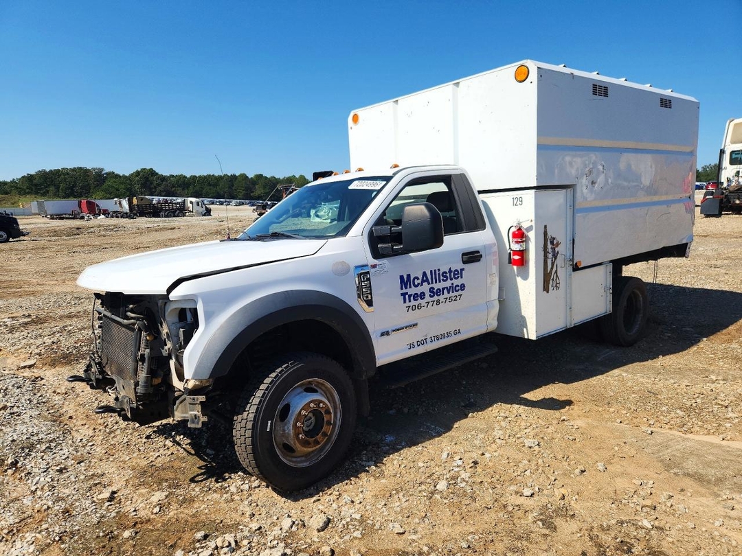 منظر 2018 FORD F550 SUPER DUTY CHIPPER TRUCK، زاوية 1