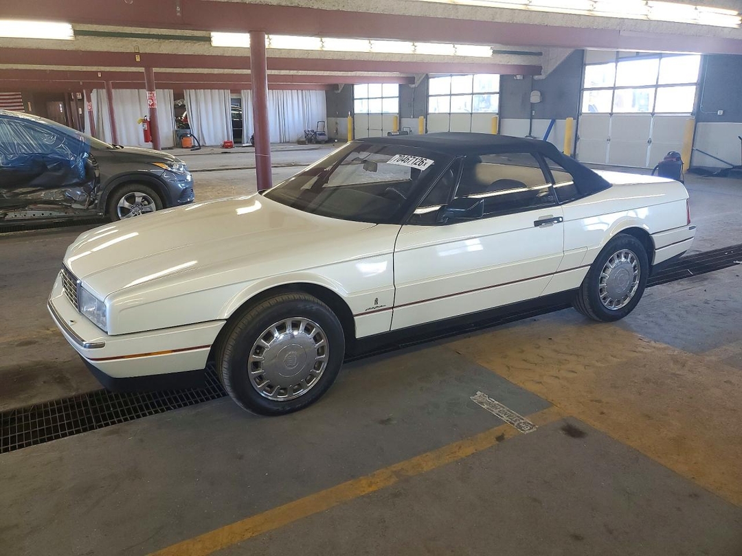 Vue de 1990 CADILLAC ALLANTE, angle 1