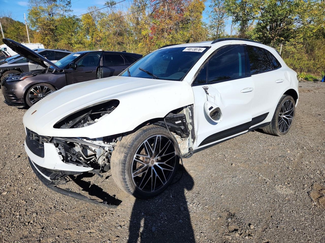 Vista de 2022 PORSCHE MACAN, ángulo 1