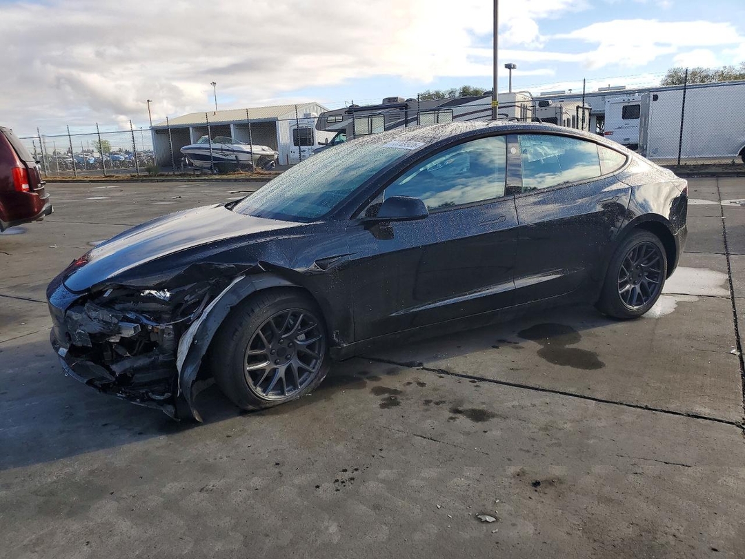 منظر 2025 TESLA MODEL 3، زاوية 1