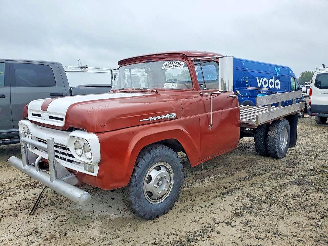 Vue de 1960 FORD F350, angle 1