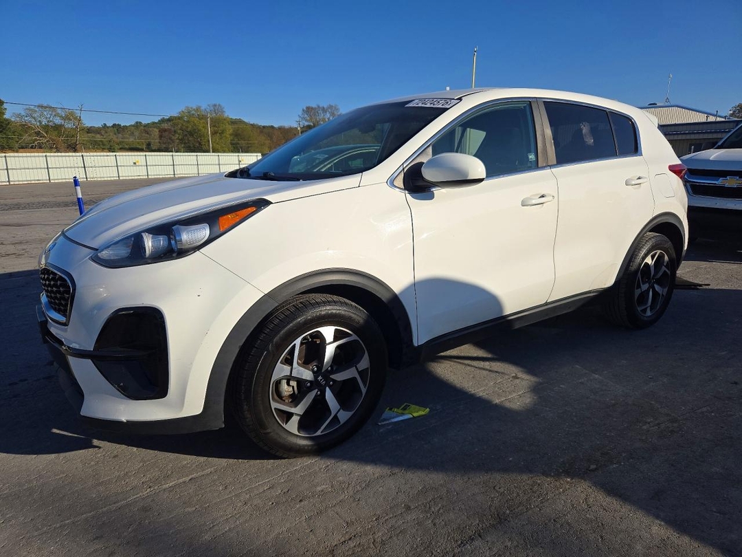 منظر 2020 KIA SPORTAGE LX، زاوية 1
