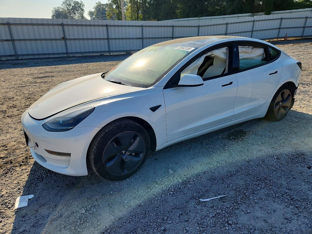 Vue de 2023 TESLA MODEL 3, angle 1