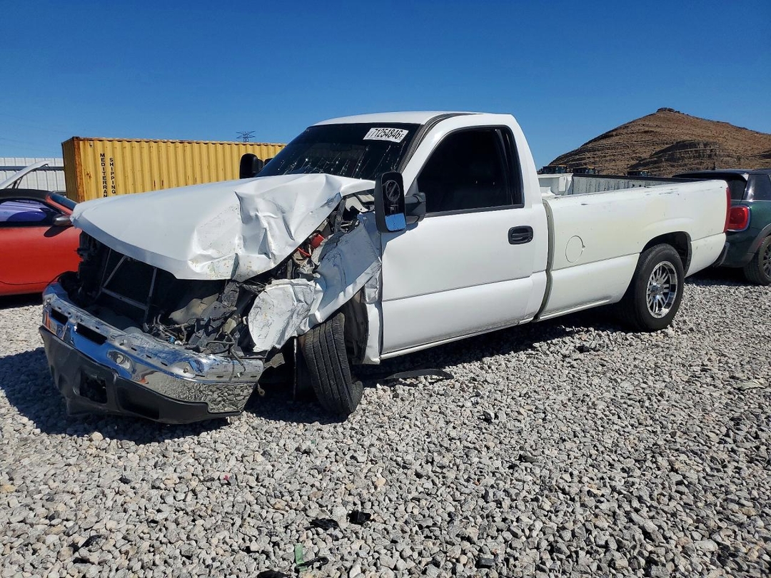 Вид 2005 CHEVROLET SILVERADO, угол 1