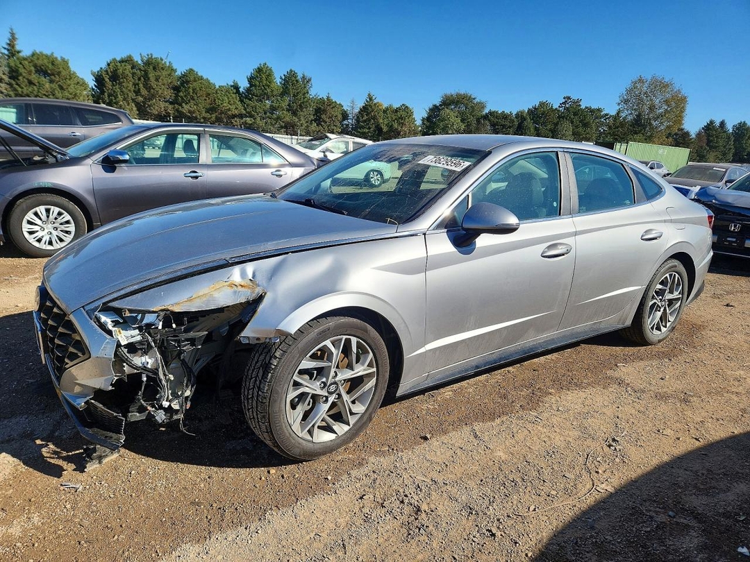 Vue de 2020 HYUNDAI SONATA SEL, angle 1