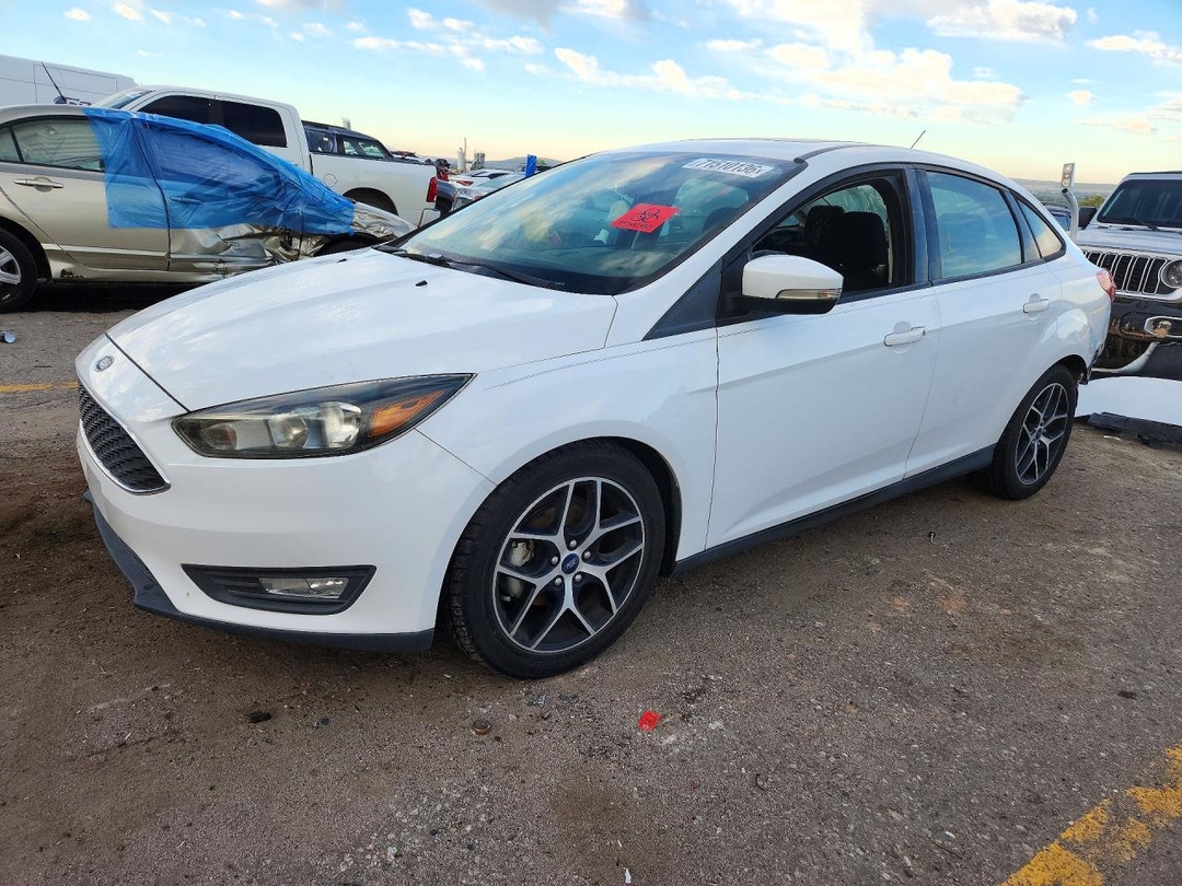 Вид 2017 FORD FOCUS SEL, угол 1