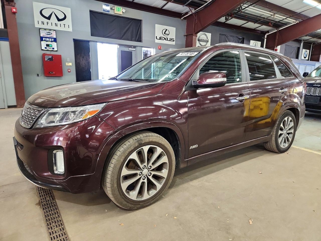 Vista de 2014 KIA SORENTO BASE, ángulo 1