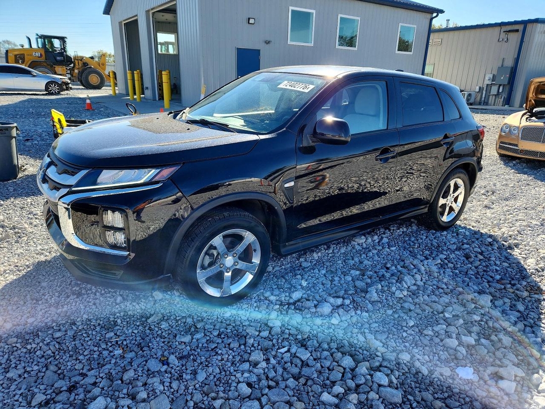 Vue de 2021 MITSUBISHI OUTLANDER SPORT ES, angle 1