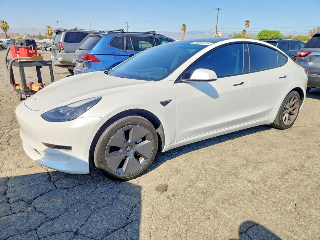 Vue de 2023 TESLA MODEL 3, angle 1