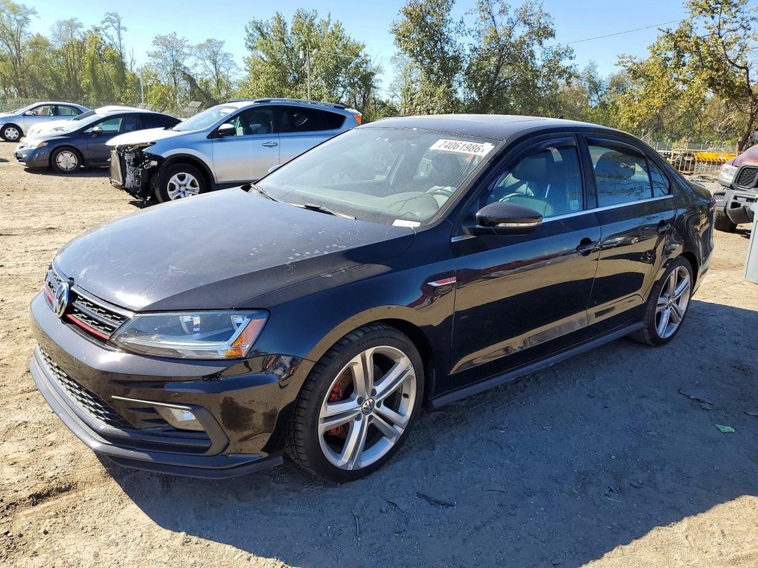 Vue de 2017 VOLKSWAGEN JETTA GLI, angle 1