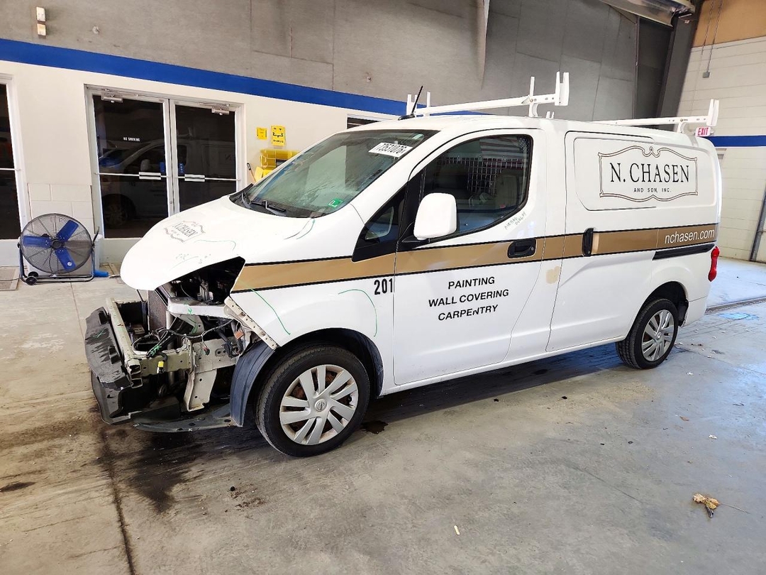 Вид 2020 NISSAN NV200 SV, угол 1