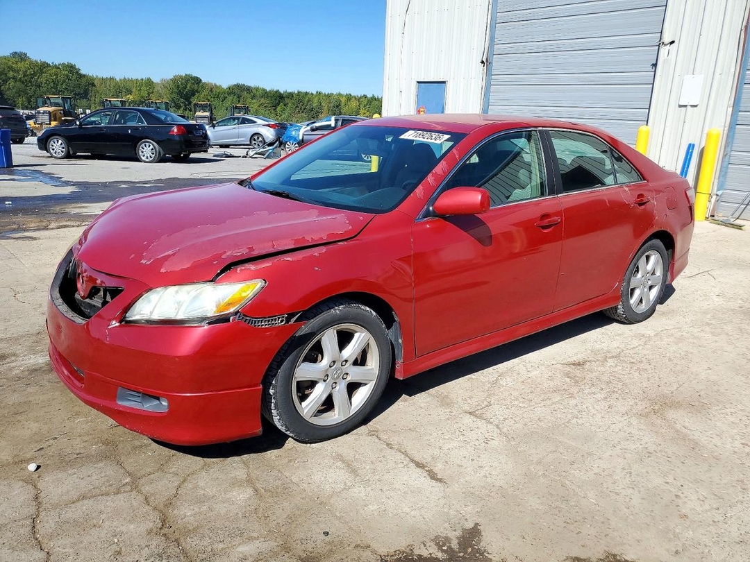 Вид 2007 TOYOTA CAMRY SE, угол 1