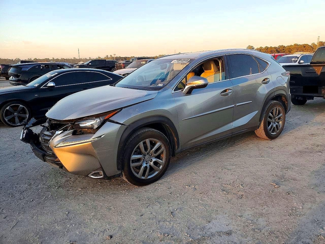 منظر 2015 LEXUS NX 200T، زاوية 1