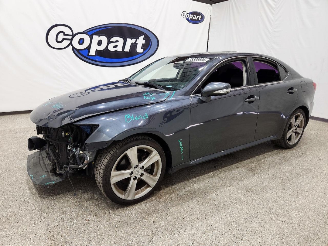 Vue de 2011 LEXUS IS 250 BASE, angle 1