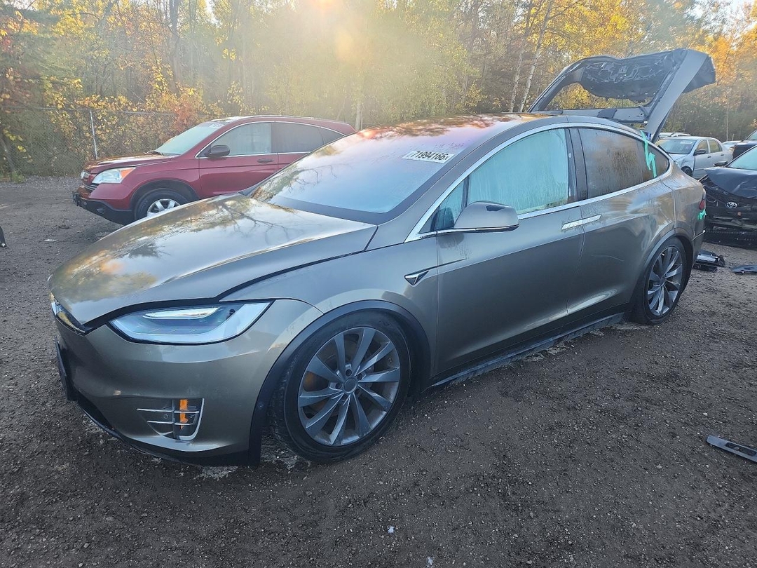 منظر 2016 TESLA MODEL X، زاوية 1