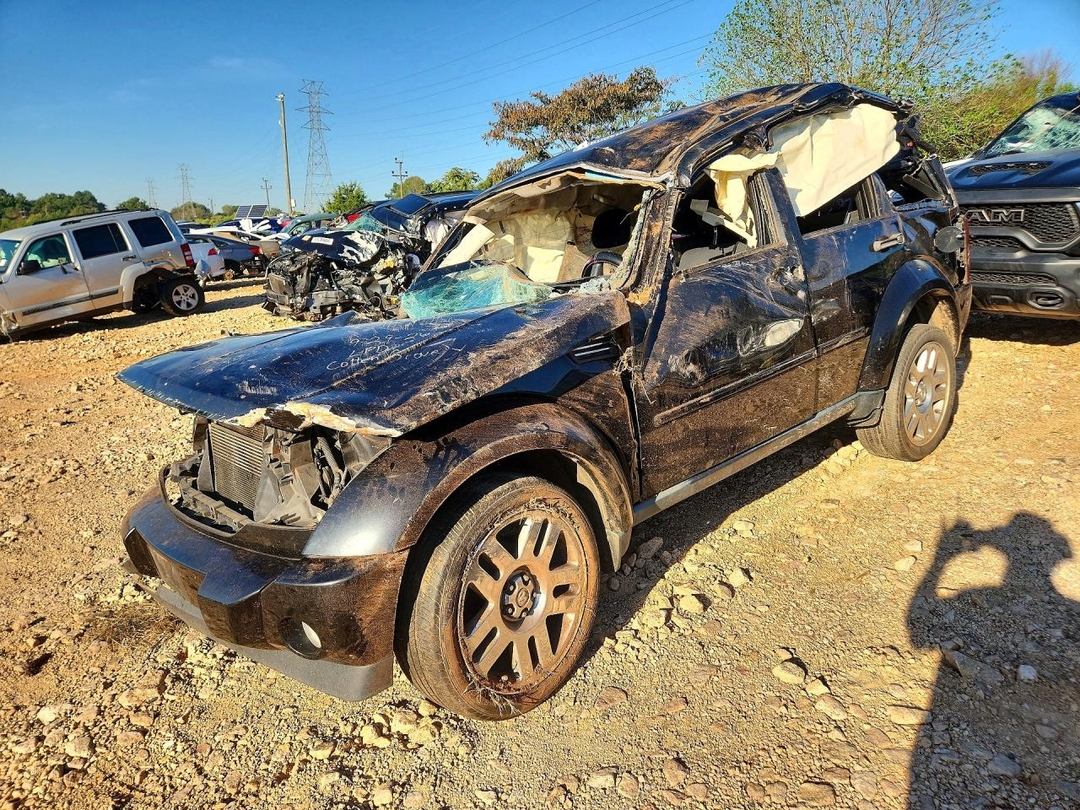 Vista de 2011 DODGE NITRO HEAT, ángulo 1