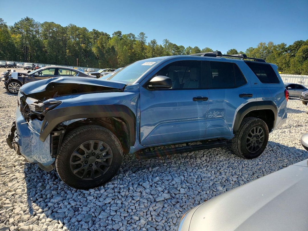 منظر 2026 TOYOTA 4RUNNER SR5، زاوية 1