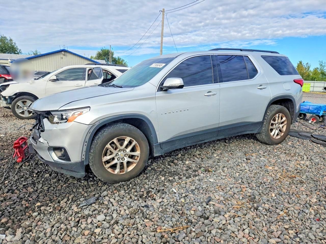 Вид 2019 CHEVROLET TRAVERSE LT, угол 1