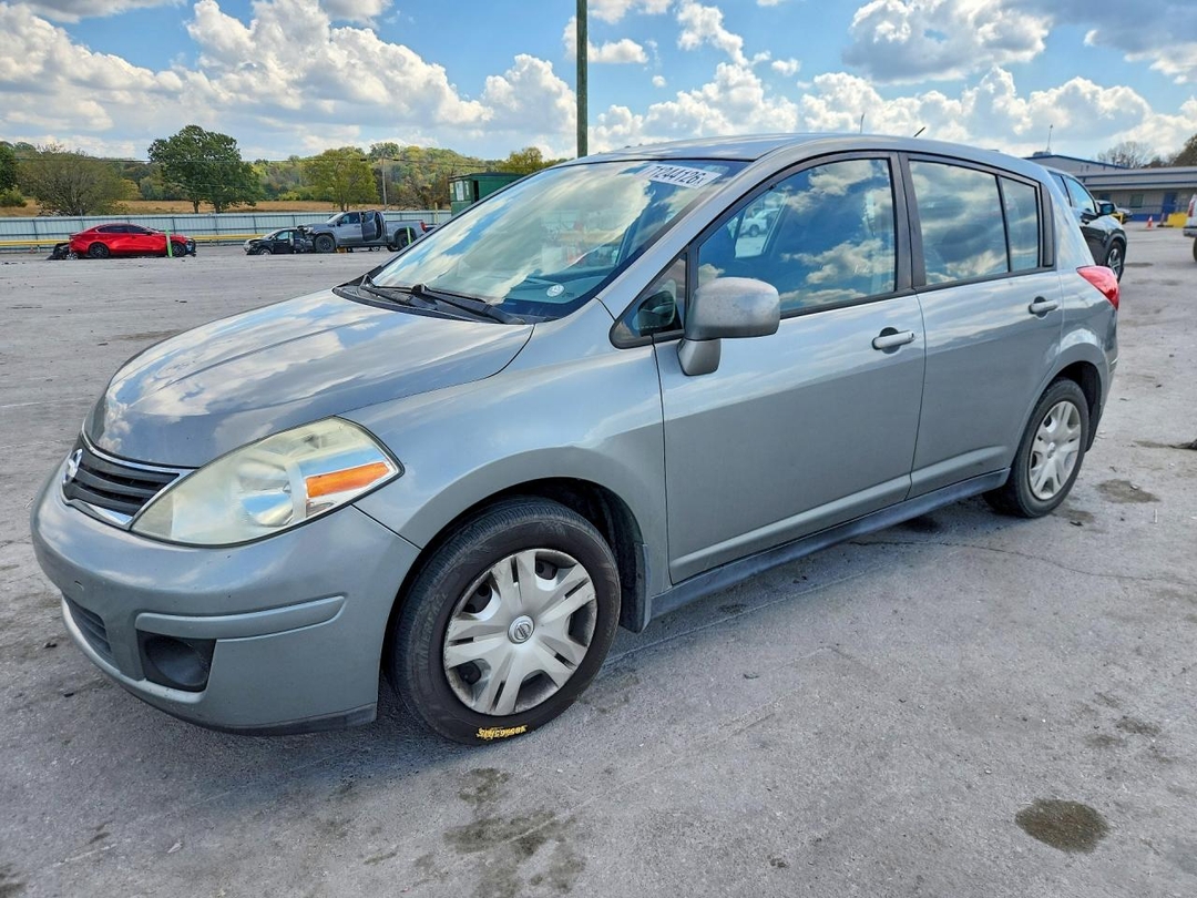 منظر 2010 NISSAN VERSA 1.8 S، زاوية 1