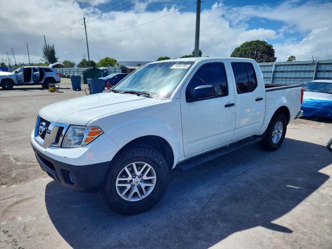 Vue de 2016 NISSAN FRONTIER SV, angle 1