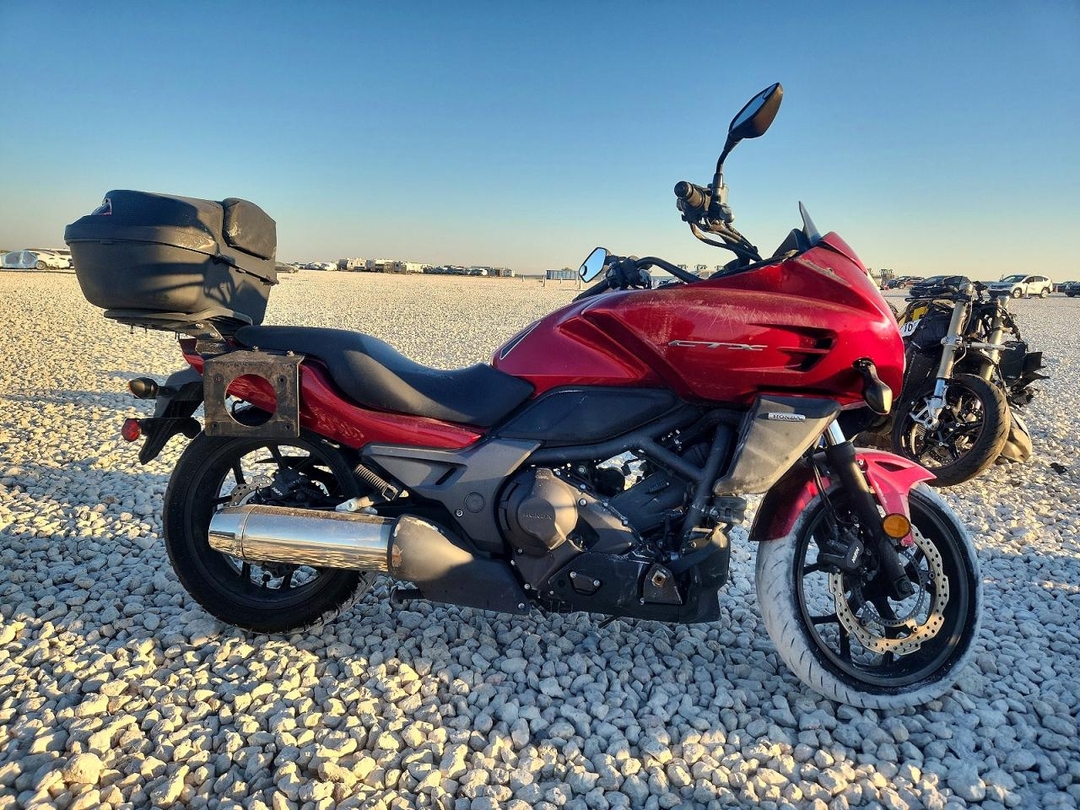 Вид 2018 HONDA CTX700 D, угол 1