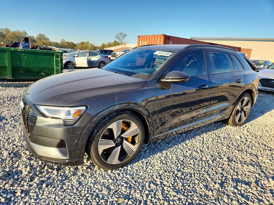 2022 AUDI E-TRON PREMIUM PLUS view, angle 1